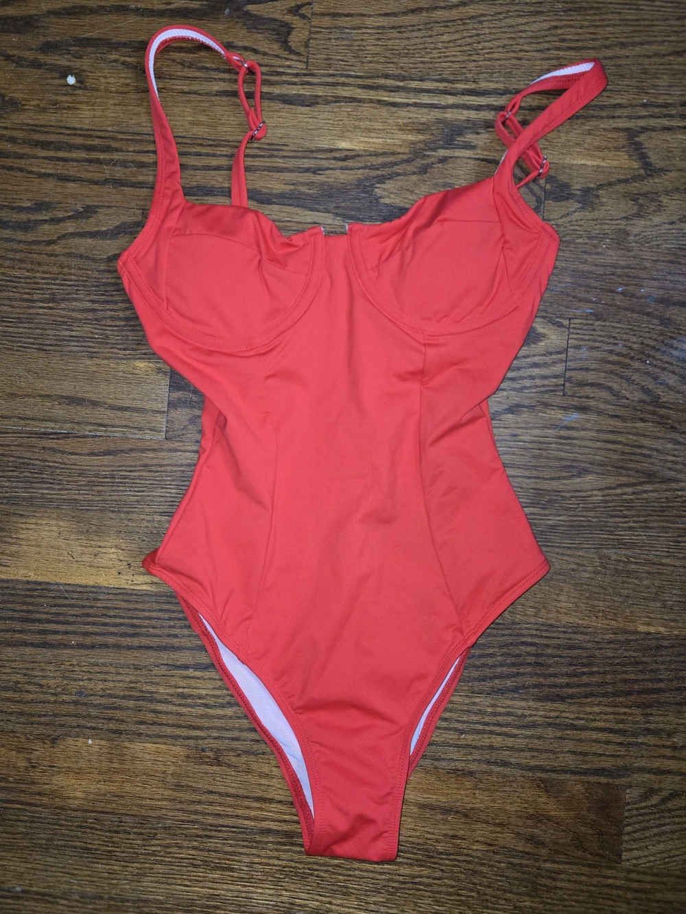 Cupshe Vibrant Red Underwire One-Piece Swimsuit - Picture 4 of 6